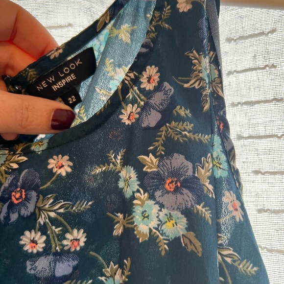 ASOS CURVE tank top with lace and button detail - Picture 3 of 3